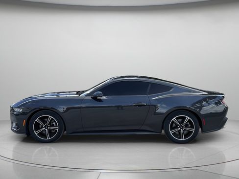 Used 2024 Ford Mustang Coupe RWD image 5