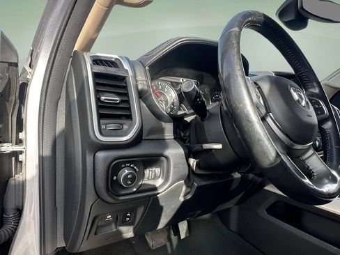 Used 2020 RAM 1500 Laramie RWD image 13