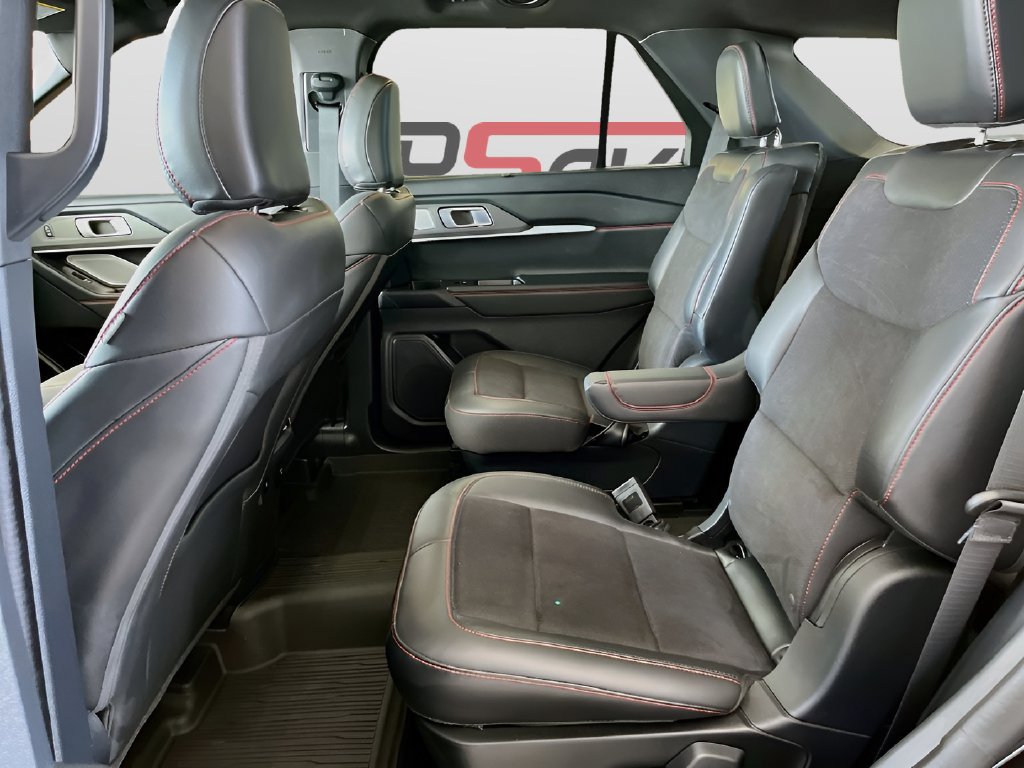 Used 2025 Ford Explorer ST AWD/4WD image 26