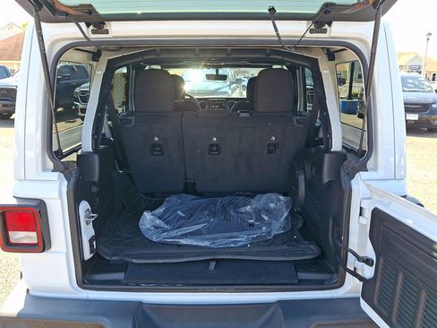 Used 2023 Jeep Wrangler Unlimited Sport AWD/4WD image 18