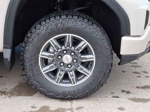 New 2026 GMC Sierra 1500 AT4 w/ AT4 Premium Package AWD/4WD image 8