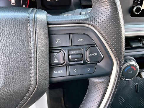 Used 2025 Toyota 4Runner SR5 AWD/4WD image 20