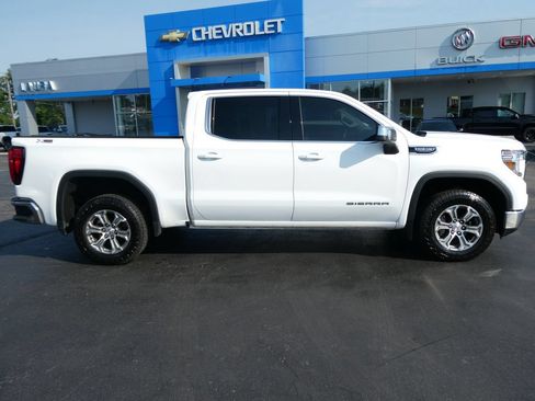 Used 2020 GMC Sierra 1500 SLE w/ SLE Value Package AWD/4WD image 4