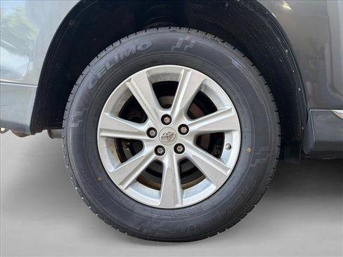 Used 2012 Toyota Highlander 4WD w/ Tech Pkg image 9