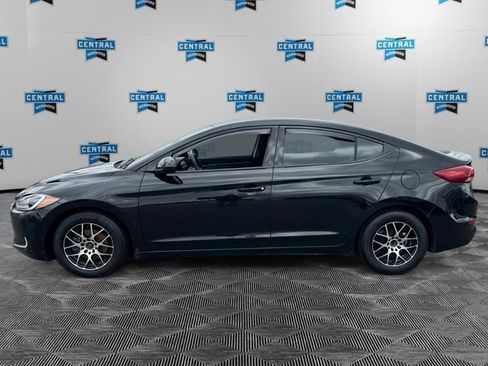 Used 2018 Hyundai Elantra SE image 2