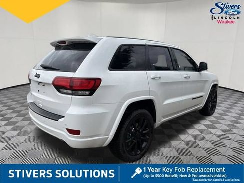 Used 2018 Jeep Grand Cherokee Altitude AWD/4WD image 6