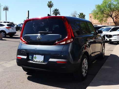 Used 2021 Kia Soul LX image 13