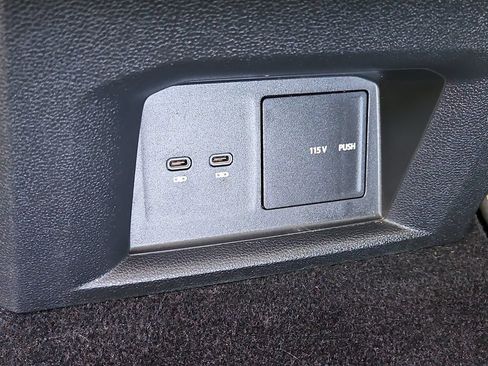 Used 2023 Volkswagen Atlas SE AWD/4WD image 19