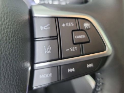 Used 2025 Toyota Highlander XLE AWD/4WD image 26