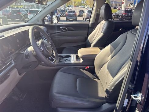 Certified 2026 Kia Carnival image 16