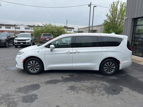 Certified 2022 Chrysler Pacifica Touring-L FWD image 7