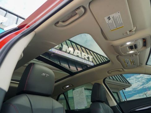 Used 2022 Buick Envision Essence w/ Sport Touring Package image 31