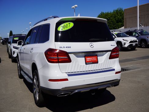 Used 2017 Mercedes-Benz GLS 450 4MATIC image 9