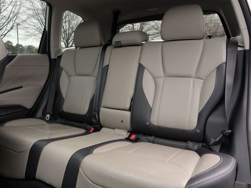 Used 2020 Subaru Forester Limited w/ Popular Package #3 image 9