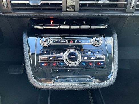 Used 2020 Lincoln Corsair AWD w/ Premium Package image 15