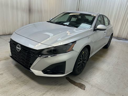 New 2025 Nissan Altima 2.5 SV image 10