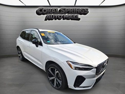 Used 2022 Volvo XC60 B6 R-Design image 1