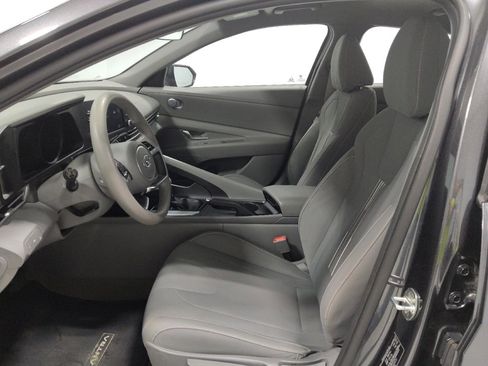 Used 2022 Hyundai Elantra SEL FWD image 17