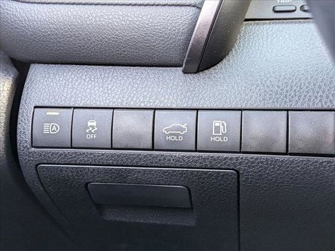 Used 2021 Toyota Camry SE image 11