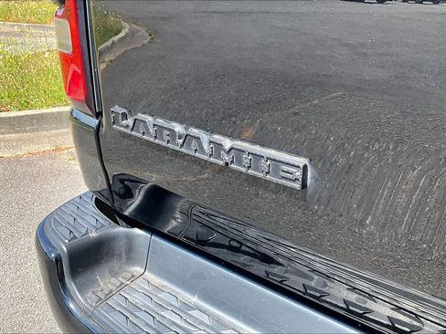 Used 2019 RAM 1500 Laramie AWD/4WD image 10