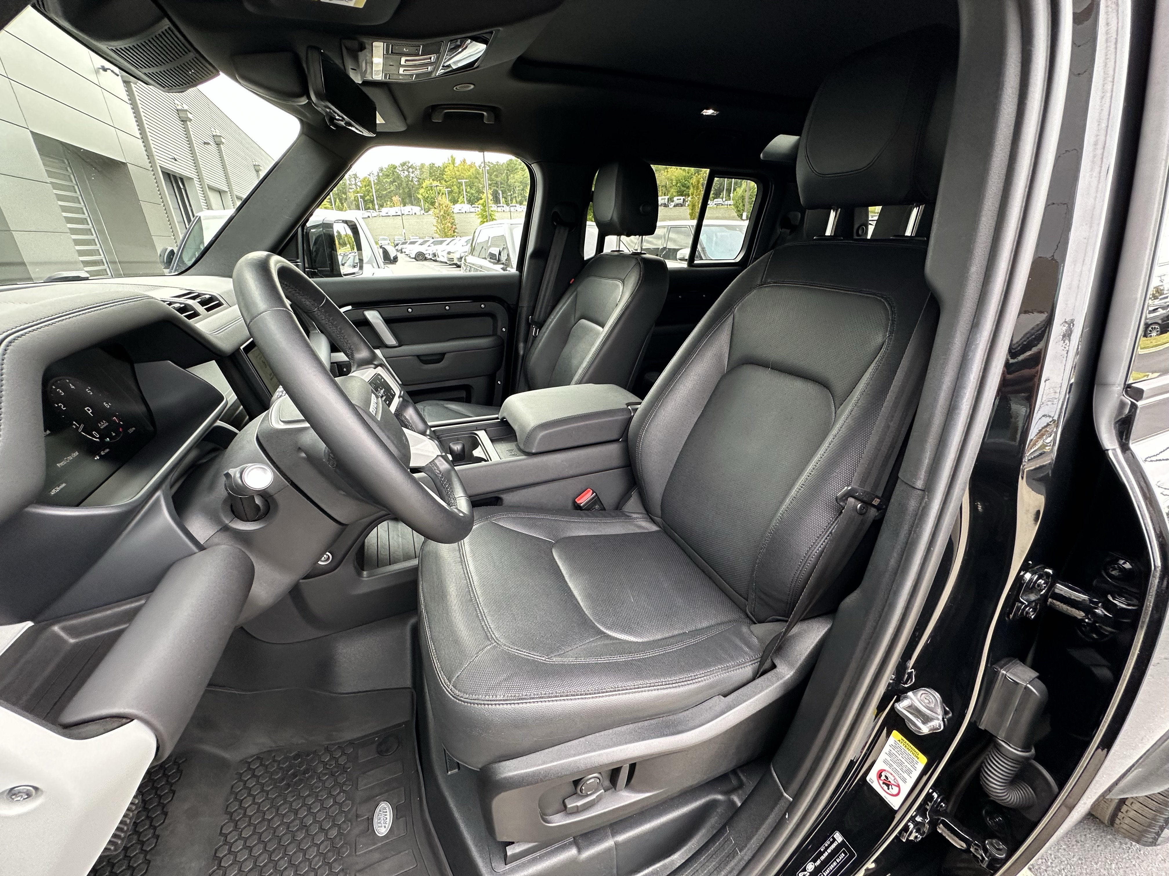 Certified 2024 Land Rover Defender 110 X-Dynamic SE AWD/4WD image 15