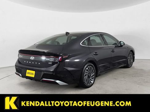 Used 2024 Hyundai Sonata Limited FWD image 5