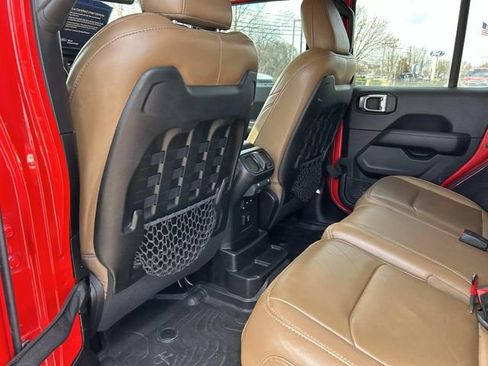 Used 2023 Jeep Wrangler Rubicon w/ Cold Weather Group image 19