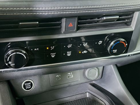 Used 2023 Nissan Rogue S image 23