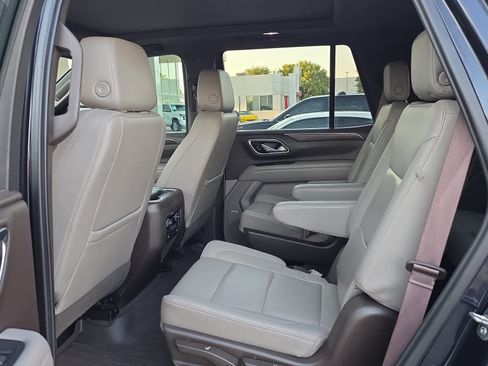 Used 2021 Chevrolet Tahoe Z71 w/ Z71 Signature Package AWD/4WD image 9