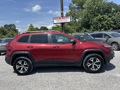 Used 2016 Jeep Cherokee Trailhawk w/ Comfort/Convenience Group AWD/4WD image 3