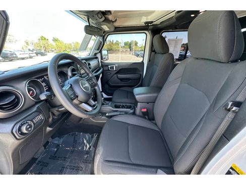 Used 2022 Jeep Gladiator Sport AWD/4WD image 10