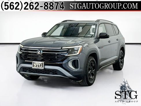 Used 2024 Volkswagen Atlas Peak Edition SE AWD/4WD image 1