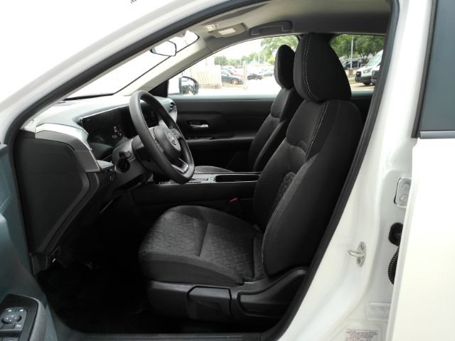 Used 2025 Nissan Kicks SV FWD image 14