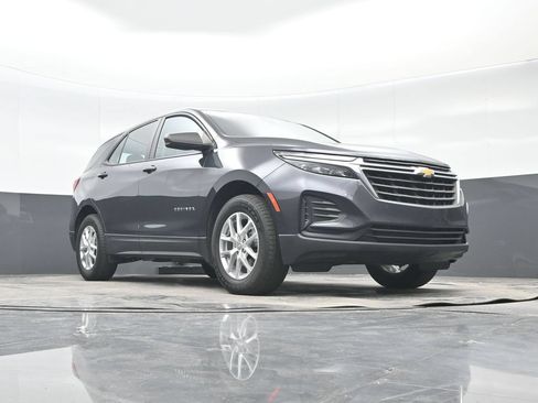 Used 2022 Chevrolet Equinox LS AWD/4WD image 33