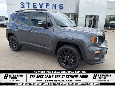 Used 2023 Jeep Renegade Altitude AWD/4WD image 3