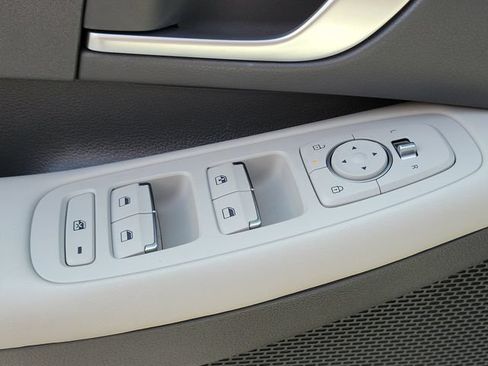 Used 2025 Hyundai Sonata SE FWD image 15