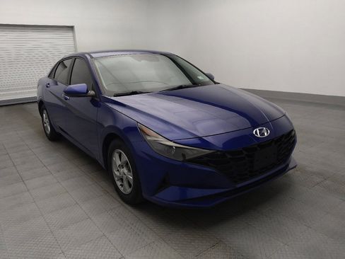 Used 2021 Hyundai Elantra SE FWD image 13