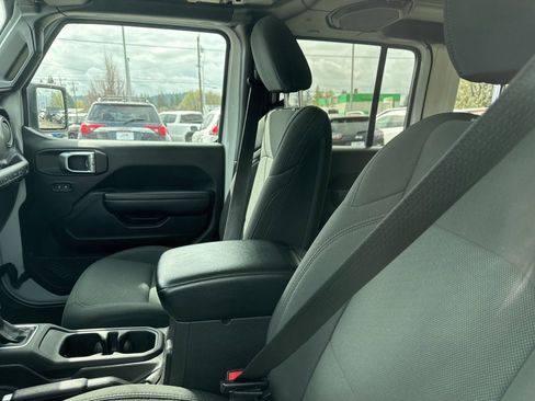 Used 2022 Jeep Wrangler Unlimited Sport w/ Uconnect 4C Nav & Sound Group image 10