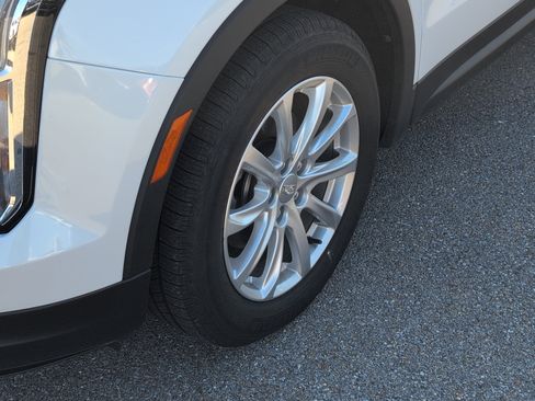 Used 2019 Cadillac XT4 Luxury w/ Cold Weather Package image 31