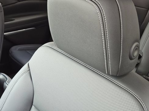 New 2027 Chevrolet Traverse LT w/ Midnight/Sport Edition FWD image 16
