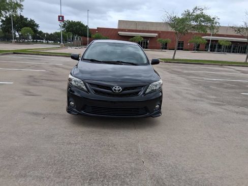 Used 2013 Toyota Corolla S image 9