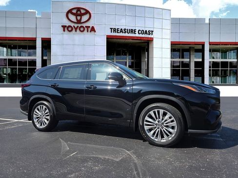 New 2026 Toyota Highlander Platinum AWD/4WD image 1