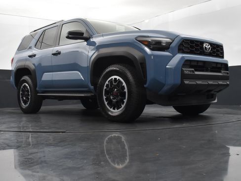 Used 2025 Toyota 4Runner TRD Off-Road Premium AWD/4WD image 41