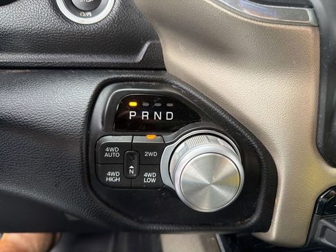 Used 2019 RAM 1500 Laramie AWD/4WD image 25