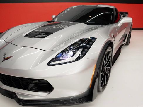 Used 2017 Chevrolet Corvette Grand Sport w/ Z07 Performance Package RWD image 4