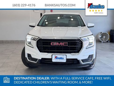 Certified 2022 GMC Terrain SLE AWD/4WD image 3