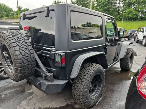 Used 2017 Jeep Wrangler Sport AWD/4WD image 5
