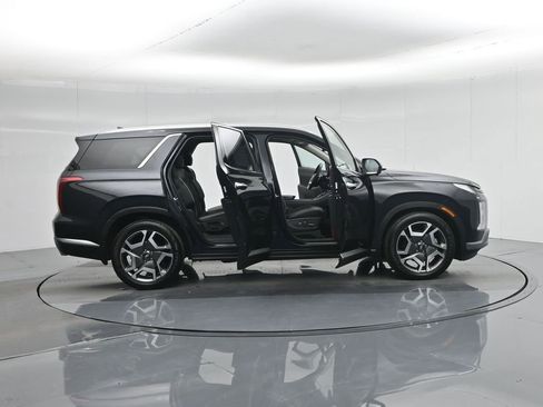Used 2023 Hyundai Palisade Limited w/ Cargo Package image 5