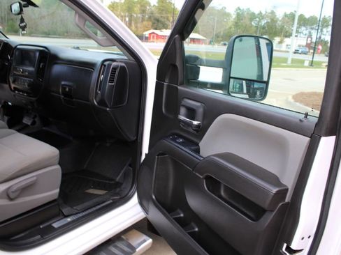 Used 2017 Chevrolet Silverado 2500 W/T image 12