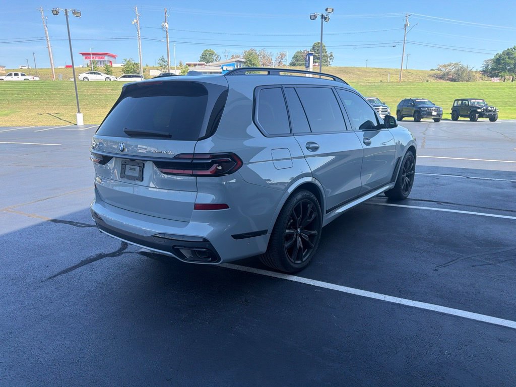 Used 2025 BMW X7 xDrive40i w/ Executive Package AWD/4WD image 4